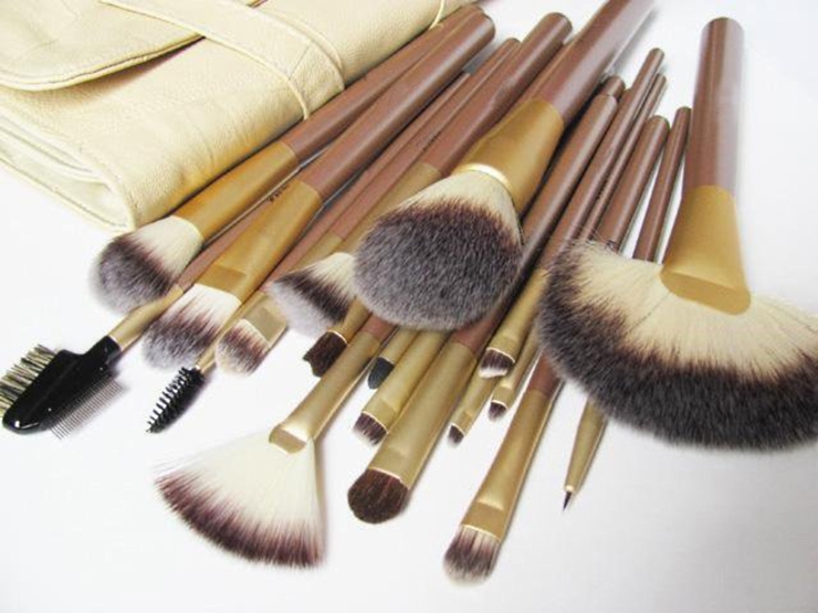 new 18 pcs upscale material make up brushes professional makeup brush set 1984639