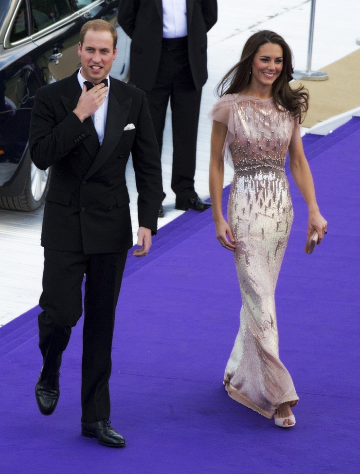 112039 stunningly dressed kate middleton steals the show at a charity gala