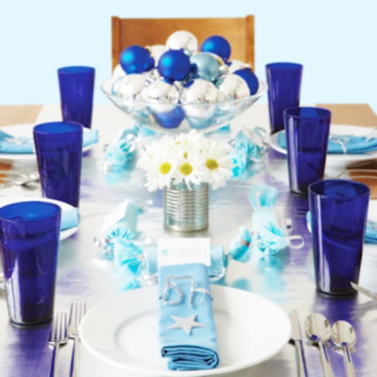 christmas decoration theme blue turquoise idea inspiration special table dinner centerpiece setting holiday country stylish unique color decor diy baubles