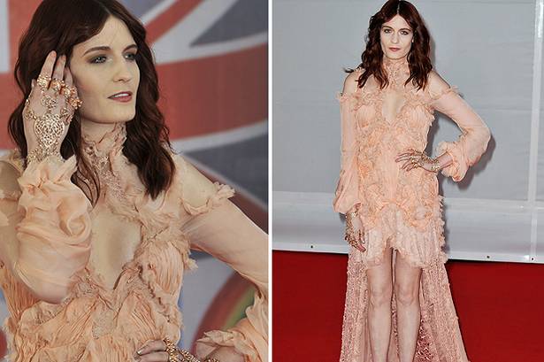 Florence+Welch+arrives+at+The+2012+BRIT+Awards