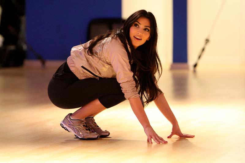 Kim Kardashian working out 01