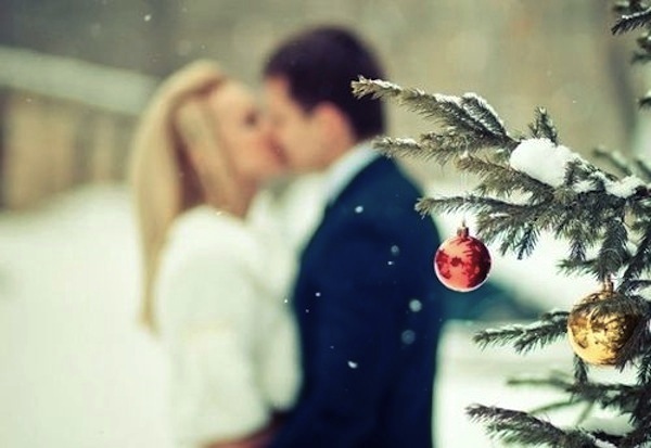 christmas tree couple