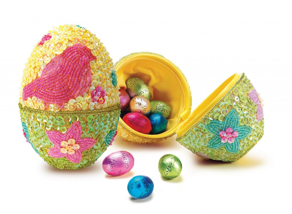 Beaded Eggs with Chocolate Easter eggs 16pcs.