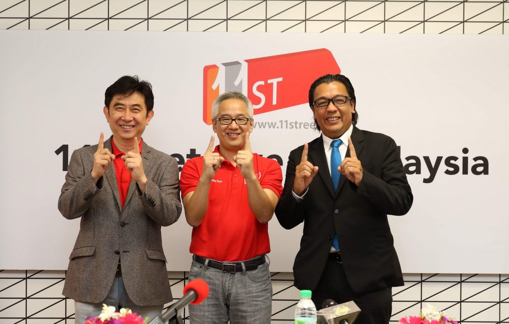 From left to right Jinwoo So Chief Executive Officer of SK Planet _Hoseok Kim Chief Executive Officer of 11street Malaysia _Dato Sri Shazalli Ramly Chief Executive Officer of Celcom Axiata Berhad _1