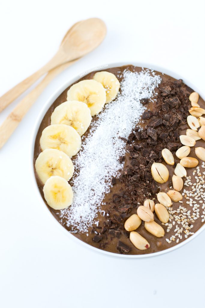 Chocolate-peanut-butter-smoothie-bowl-3