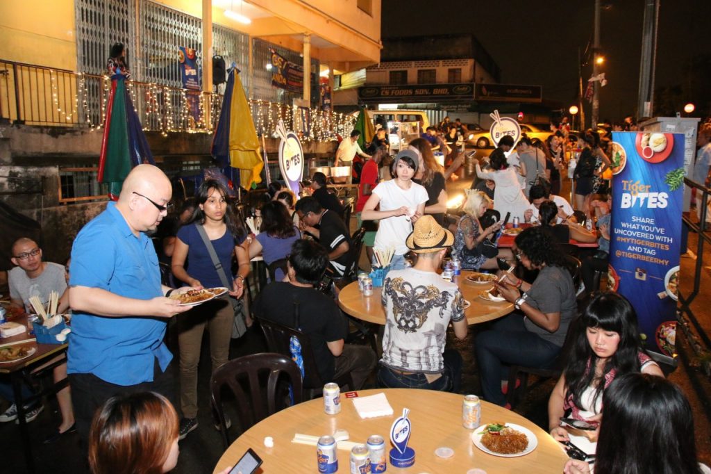 Crowd at Seapark's Flying Wanton Mee