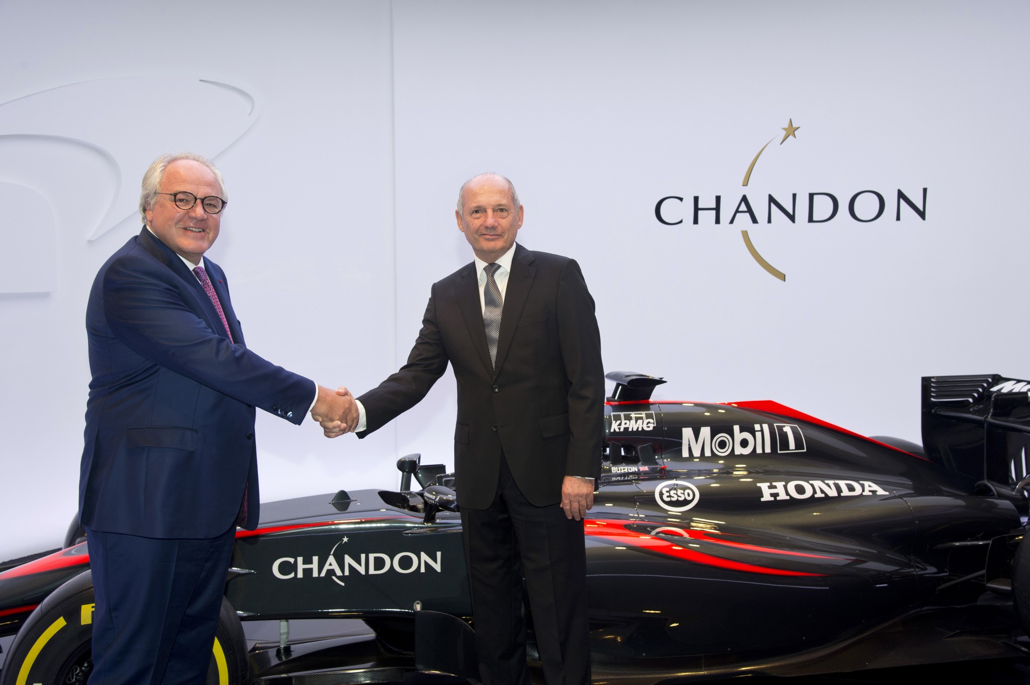 Chandon_Official visual_McLaren Honda-Chandon_Ron Dennis and Christophe Navarre