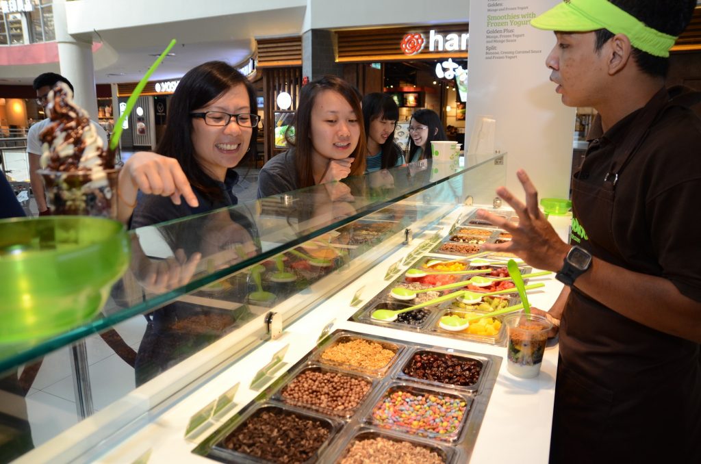 At llaollao, customers get to choose a wide range of toppings to go with their frozen yogurt (1)