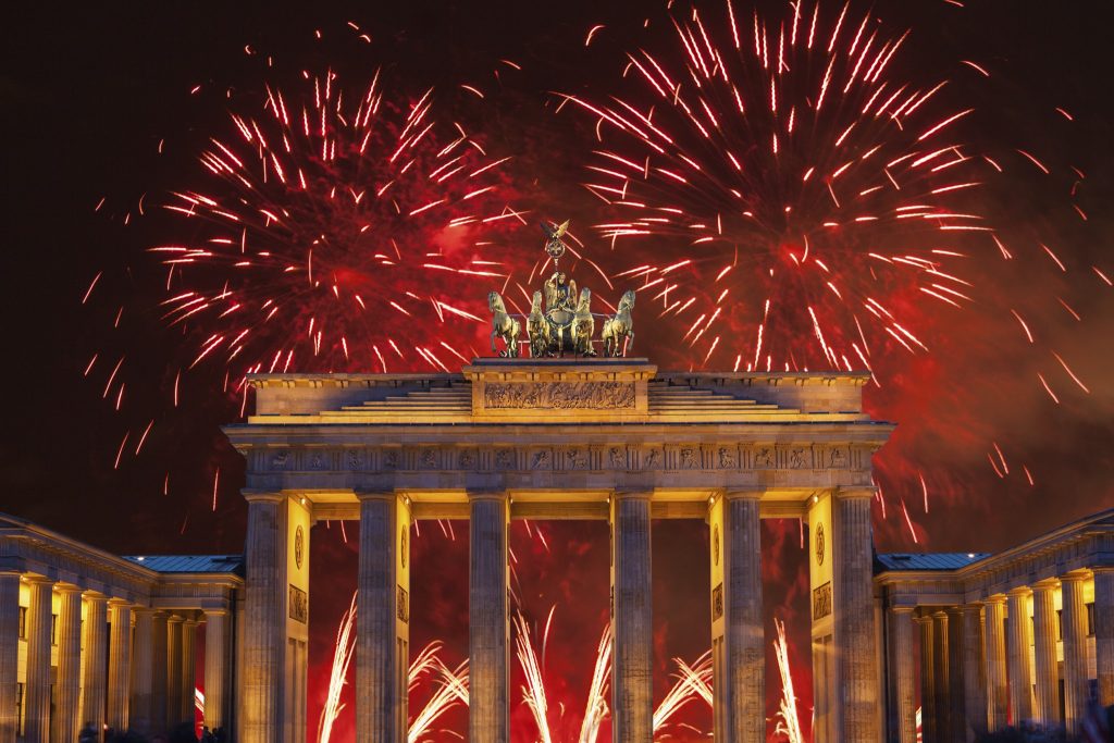 Germany, Berlin, Brandenburg Gate, Fireworks at New years Eve