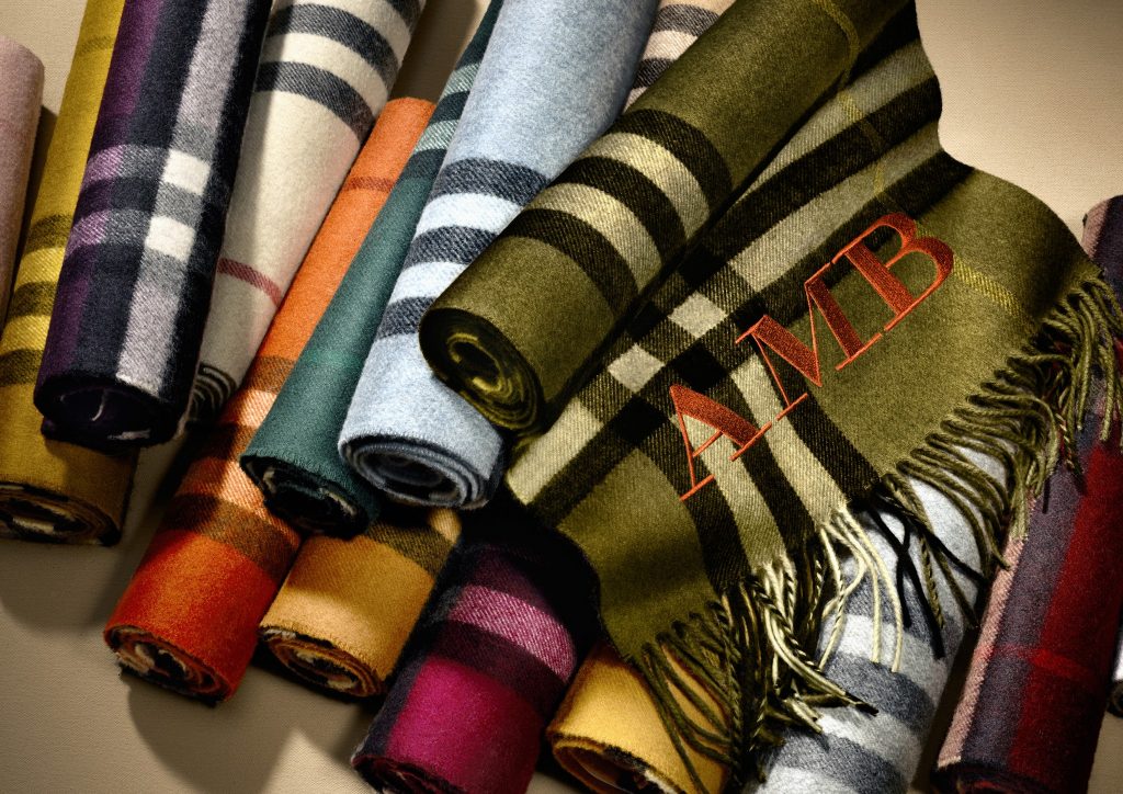 The Burberry Scarf Bar - Classic Cashmere Scarves_002