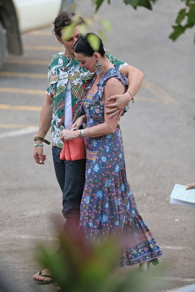 Katy Perry and Orlando Bloom Hiking in Hawaii 29