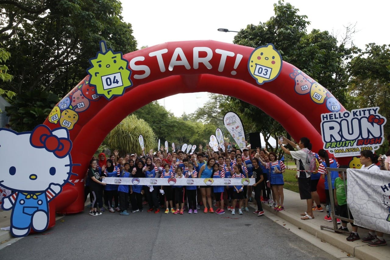 Participants of the Hello Kitty Run Malaysia 2016 excited to begin the fun run