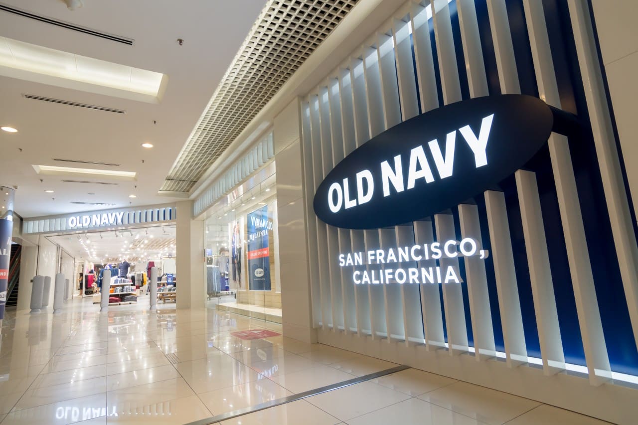 Old Navy brings American fashion essentials to the Malaysian shoppers.