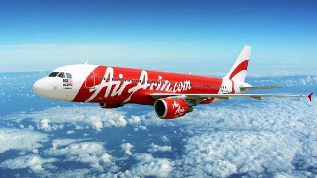 AIR_ASIA_STUDY_AIRPLANE_HERO_1980x1112px