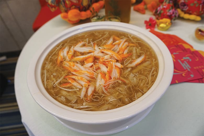 Braised-Fish-Maw-with-Dried-Scallop-and-Snow-Crab-Shredded-Soup