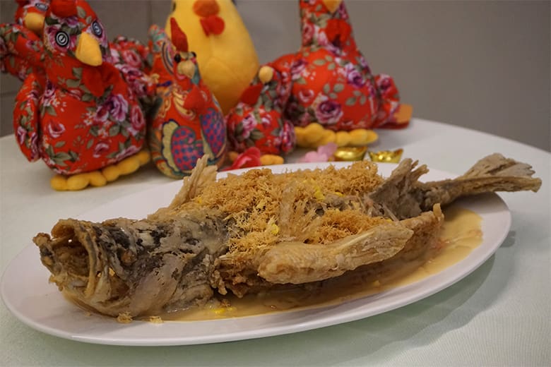 Deep-fried-Sea-Bass-with-Calamansi-and-Pomelo-(2)