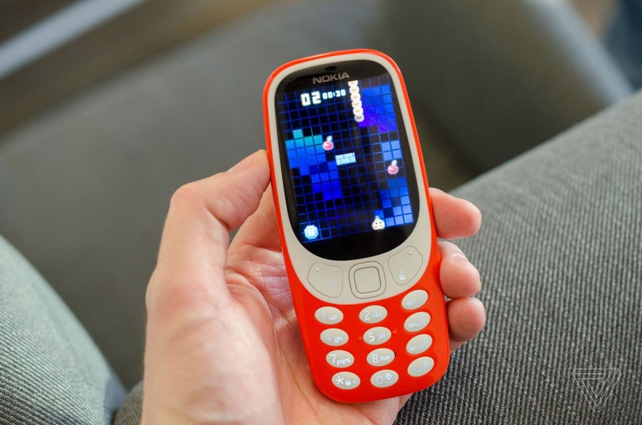 2017 MWC Reveals Return Of Indestructible Nokia 3310 With Snake ...