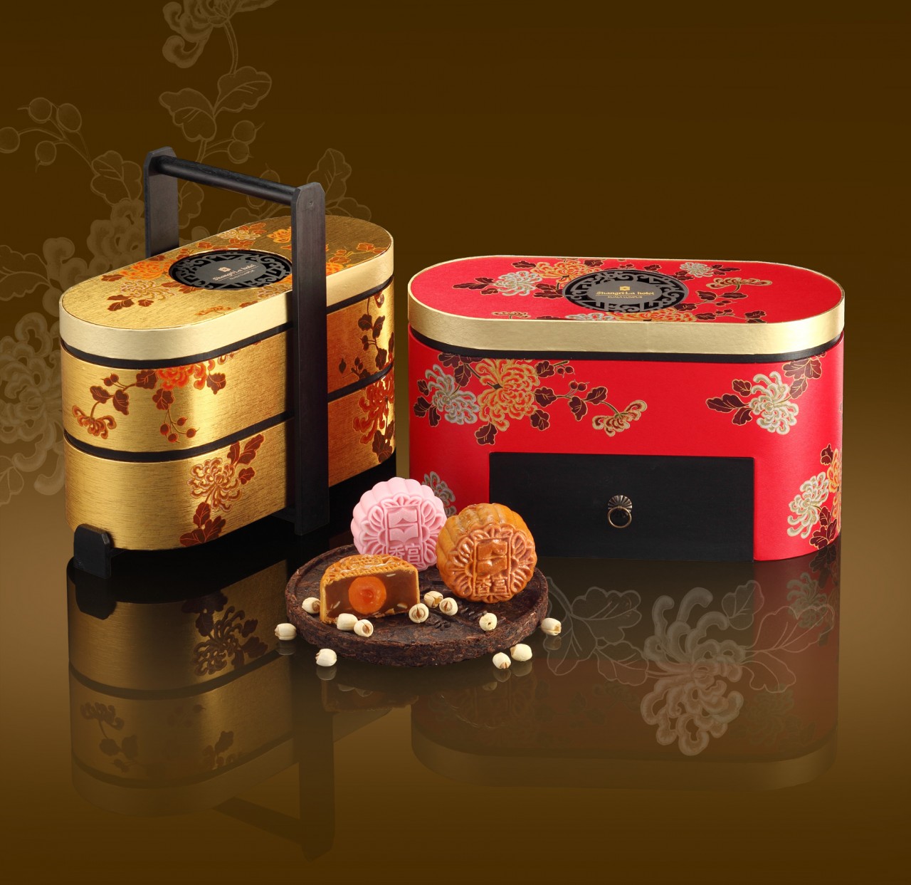 1. A variety of mooncakes are available at Shangri La Hotel Kuala Lumpur this Mid autumn festival