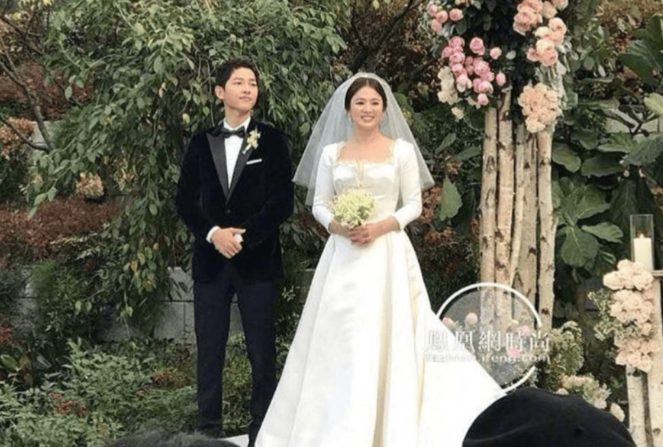 Aww, Song Joong Ki & Song Hye Kyo Tied The Knot Today In A Fairytale